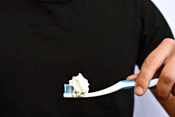 Cropped Image Man Holding Toothbrush — Stock Photo, Image