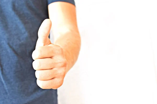 Jovem Mostra Palmas Das Mãos Gesto Que Tem Significados Diferentes — Fotografia de Stock