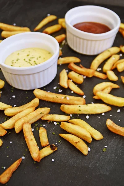 Fresh Potato Fries Golden Yellow Fried Bowl Full Ketchup Dark — Stock Photo, Image