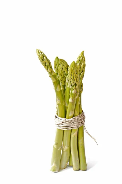 Ein Bund Frischer Grüner Ungekochter Spargel — Stockfoto