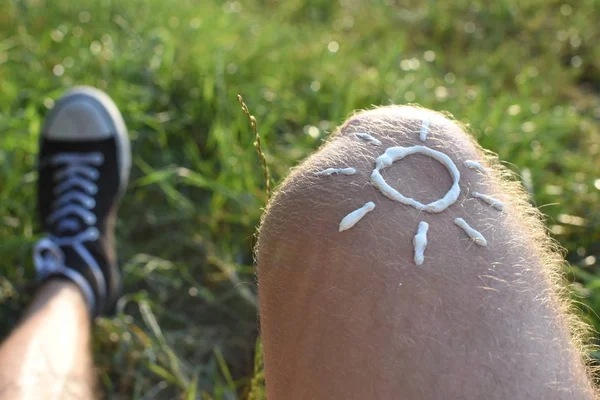 Conceito Para Proteção Contra Sol Dias Praia Quente Com Masculino — Fotografia de Stock