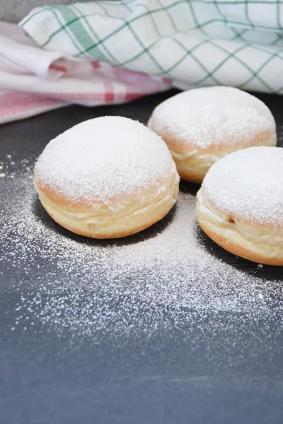 Caseiro Macaroons Fundo Madeira — Fotografia de Stock