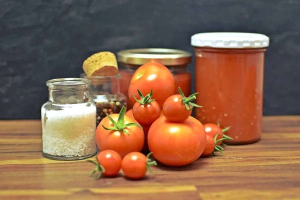 Tomatoes Glass Jars Tomato Juice Table — Stock Photo, Image
