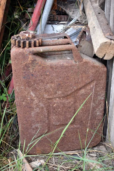 Vieja Placa Metal Oxidado Con Remaches — Foto de Stock