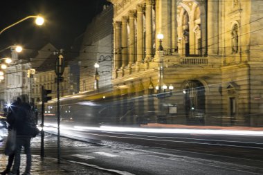 Köprünün bir göz Rating ile gece