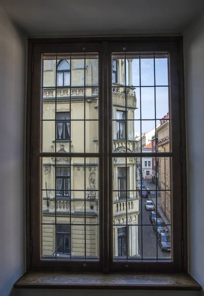 Blick aus dem Fenster. Prag. — Stockfoto