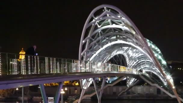 Friedensbrücke in Georgien — Stockvideo