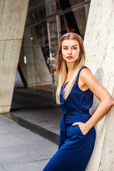 Street Fashion Nueva York Joven Mujer Americana Europa Del Este —  Fotos de Stock