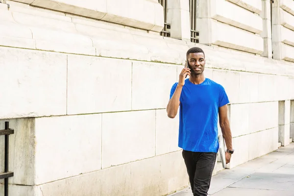 Joven Estudiante Universitario Afroamericano Que Estudia Nueva York Vistiendo Traje — Foto de Stock