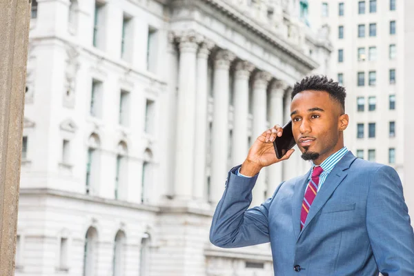Ung Afrikansk Amerikan Affärsman Med Skägg Som Arbetar New York — Stockfoto