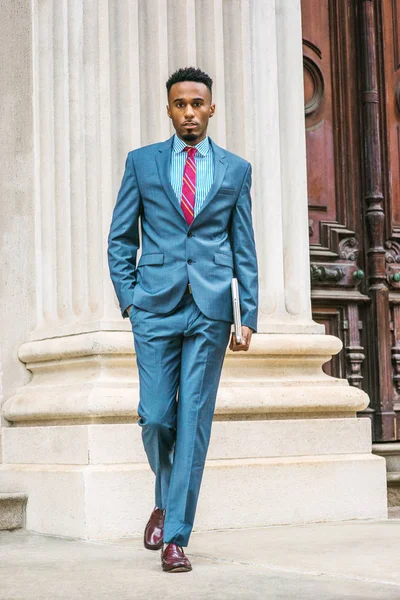 Ung Afrikansk Amerikan Affärsman Med Skägg Arbetar New York Bär — Stockfoto