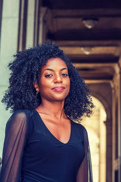 New York Genç Afro Amerikan Kadın Portresi Genç Siyah Bayan — Stok fotoğraf
