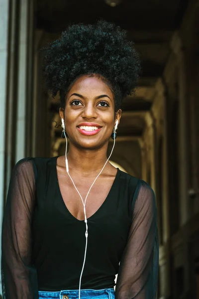 Genç Afrika Amerika Üniversite Öğrencisi New York Portresi Afro Saç — Stok fotoğraf