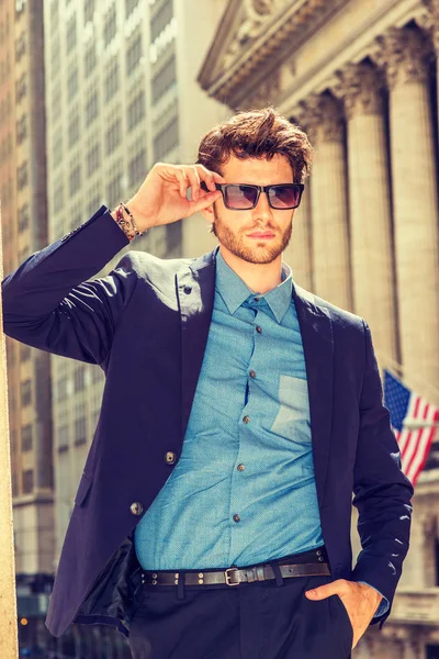 Serio Empresario Europeo Nueva York Vestirse Con Traje Azul Camisa — Foto de Stock