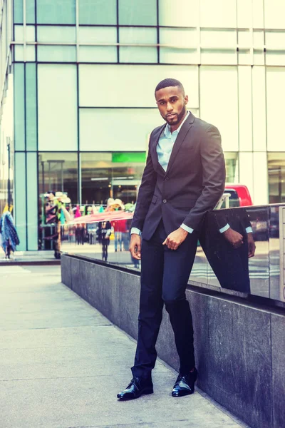 Портрет Молодого Афроамериканского Бизнесмена Молодой Черный Человек Бородой Путешествует Нью — стоковое фото