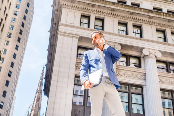 Joven Empresario Europeo Con Barba Viajando Trabajando Ciudad Nueva York —  Fotos de Stock