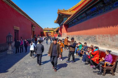 Beijing, Çin - 11 Mart 2016: yasak şehir. İnsanlar yasak şehir ziyaret, sonuna Qing Hanedanı Çin İmparatorluk Sarayı Ming Hanedanı üzerinden yapıldı.