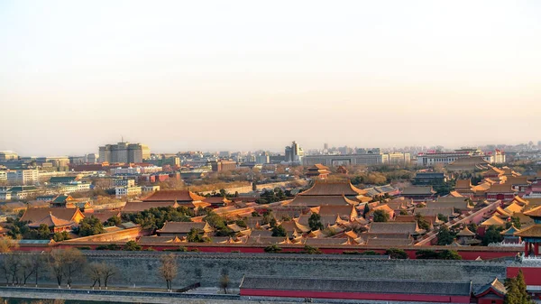 2016 アーキテクチャの構築と北京 中国の紫禁城の装飾の空中の鳥ビュー — ストック写真