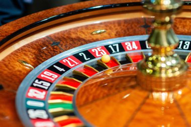 Casino rulet tekerleği. Yakın çekim