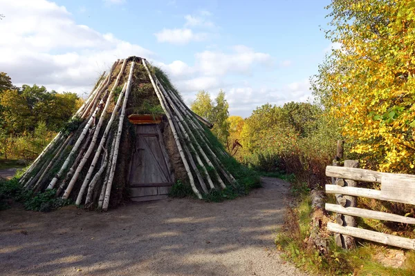 瑞典乡村的秋景与古建筑 — 图库照片