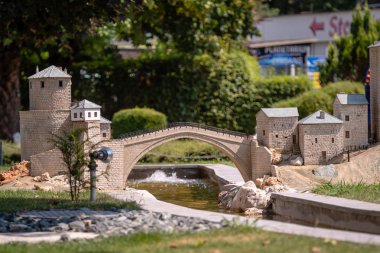 Klagenfurt, Carinthia, Avusturya - 07 Ağustos 2018: Park Minimundus am Worthersee. En ünlü tarihi binalar ve yapılar dünyanın modelleri. Ölçek 1:25