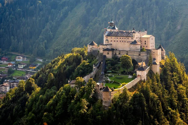 Castillo Hohenwerfen Fortaleza Sobre Valle Salzach Werfen Austria —  Fotos de Stock