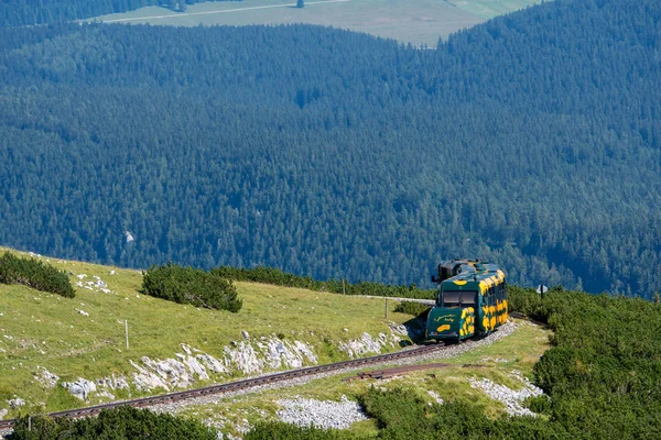 Puchberg Austria Agosto 2018 Ferrovia Cremagliera Denominata Salamander Sulla Strada — Foto Stock