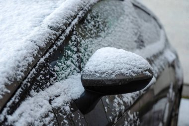 Kar Close-up araba kanat Ayna kaplı.