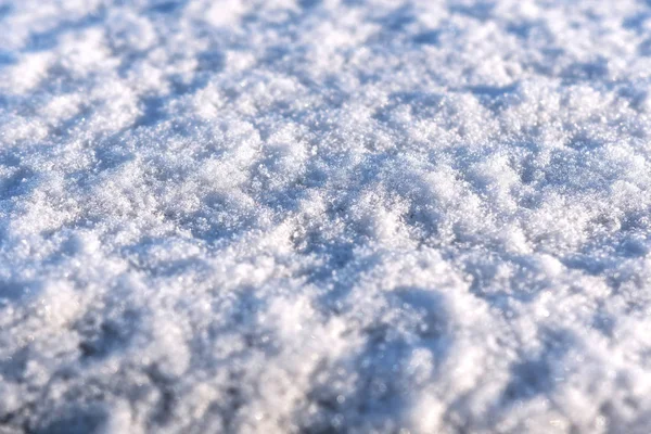 冬の日に屋外からの新鮮な白い粉の雪の背景 — ストック写真