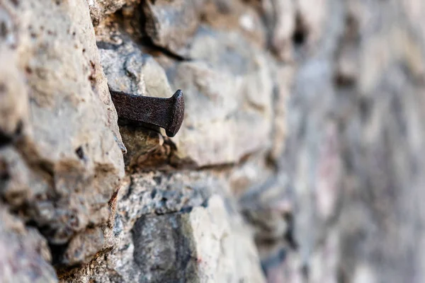 Close Fotografii Fragment Staré Zdivo Zdi Tepanými Železnými Hřebíky — Stock fotografie