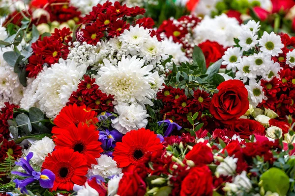 Flores Colocadas Irregularmente Varios Colores Fondo Floral Multicolor Imagen — Foto de Stock