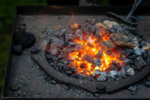 Hot Item Inserted Blacksmith Forge Which Tongues Flame Concept Blacksmithing — Stock Photo, Image