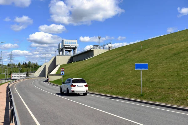 Road and tunnel under hydroelectric power station in Aizkraukle, — Stock Photo, Image