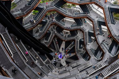 New York, Abd - 21 Haziran 2019: Açılış günü Manhattan'ın Hudson Yards'ında 155 merdivenden oluşan gemi - Resim