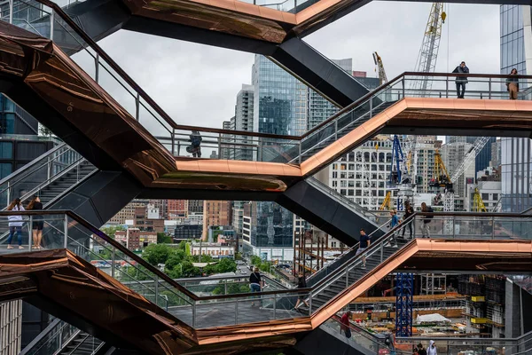 Nova Iorque, EUA - 21 de junho de 2019: The Vessel at Hudson Yards located on Manhattan 's West side - Image — Fotografia de Stock