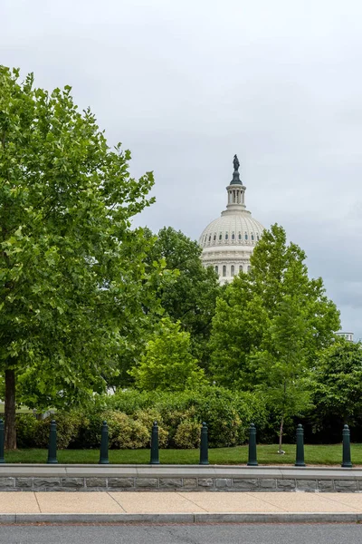 Edificio del Capitolio de Estados Unidos en Washington DC. Vista desde la Primera calle . — Foto de Stock