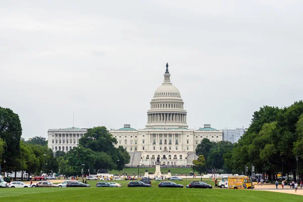 Washington DC, ΗΠΑ-9 Ιουνίου 2019: πίσω όψη του Καπιτωλίου για τις Ηνωμένες Πολιτείες της Αμερικής — Φωτογραφία Αρχείου
