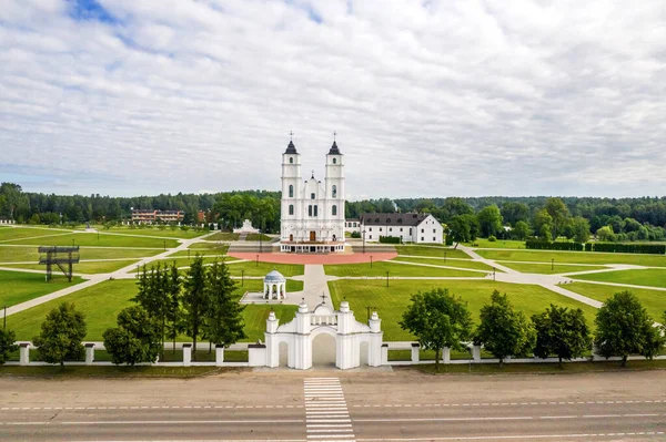 Вид Воздуха Белую Чатольскую Базилику Аглоне Латвия Базилика Главного Входа — стоковое фото