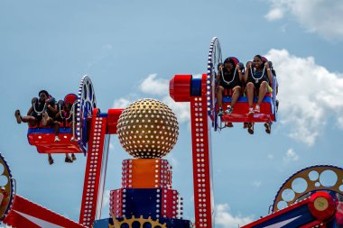 New York, Abd - 22 Haziran 2019: New York'taki Coney Island'daki Luna Park eğlence parkında cazibe.