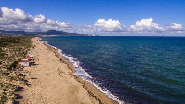 Fale Morskie Linii Brzegowej Widzianych Dronem — Zdjęcie stockowe