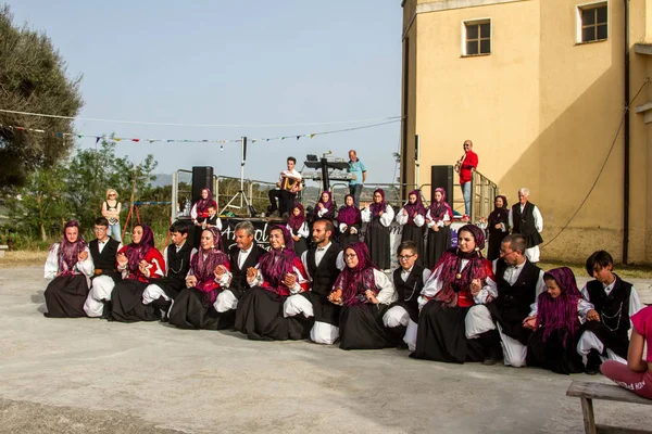 Sardinsk Grupp Dans Med Typiska Kläder Och Folklore — Stockfoto