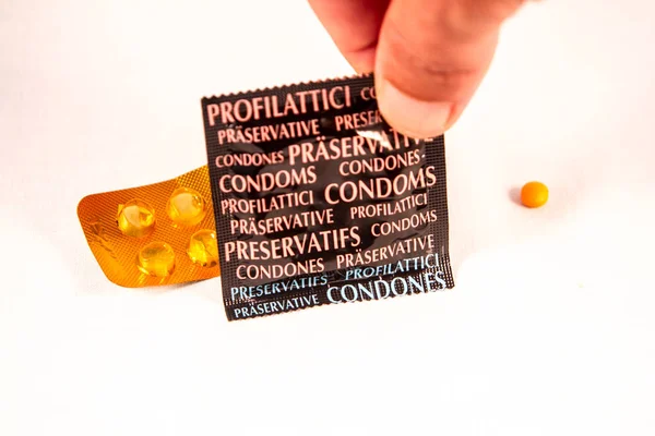 Противозачаточные Таблетки Против Презерватива — стоковое фото