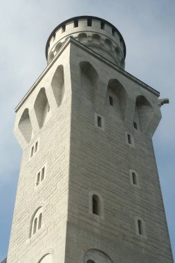 Almanya 'nın Bavyera kentindeki Neuschwanstein şatosunun ayrıntıları. 10 / 09 / 2019, Fussen, Almanya' daki bira festivali sırasında.
