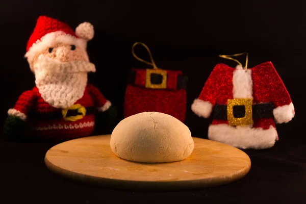 Pasta Pizza Che Sorge Sullo Sfondo Babbo Natale Dei Suoi — Foto Stock