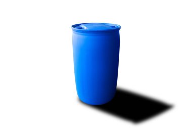 Beyaz arka plan üzerinde kırpma yolu kimyasal davul izole mavi renk ile plastik davul