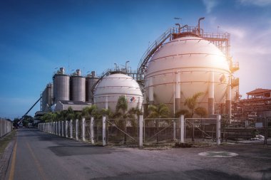 Petrol gaz depolama küre tankları ile endüstriyel fabrika