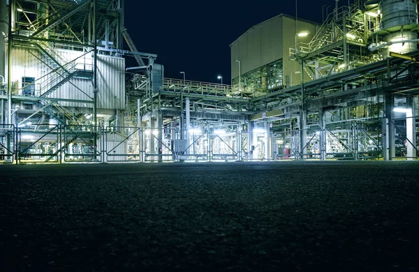 Τομέα Των Πετροχημικών Βιομηχανικό Εργοστάσιο Παραγωγής Νύχτα Αντίγραφο Χώρου Πεζοδρομίου — Φωτογραφία Αρχείου