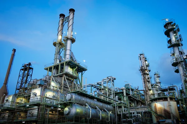 Forno Industrial Permutador Calor Cracking Hidrocarbonetos Fábrica Fundo Céu Azul — Fotografia de Stock
