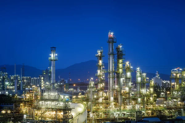 Oil Gas Refinery Plant Petrochemical Industrial Plant Blue Sky Twilight — Stock Photo, Image