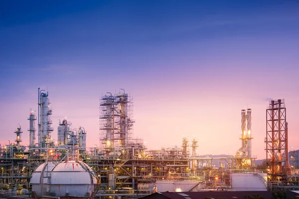 Petrol Gaz Rafinerisi Tesisi Veya Petrokimya Sanayi Gökyüzü Günbatımı Arka — Stok fotoğraf